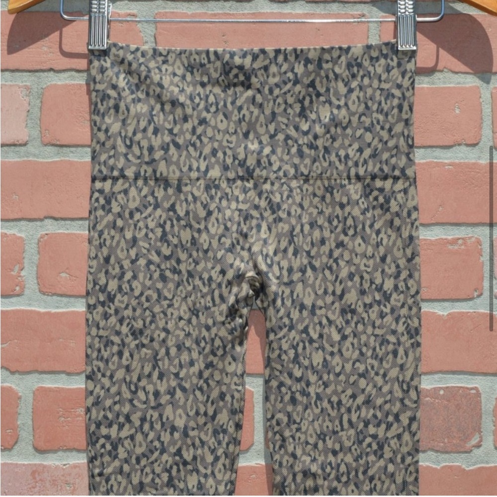 Spanx EcoCare Leggings in Leopard - Picture 5 of 6